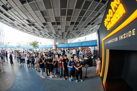 iQOO Pro线下首销遭疯狂抢购背后:5G终端普及化现象初现