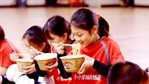 船大能调头：康师傅上半年稳健增长背后的食安与科普梦