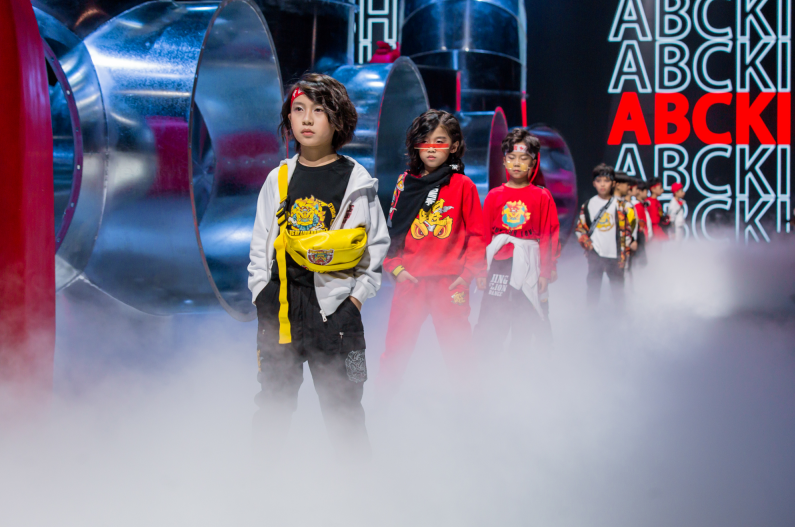 谁将引领儿童鞋服时尚？看ABC KIDS2020春季新品闪耀，潮流律动