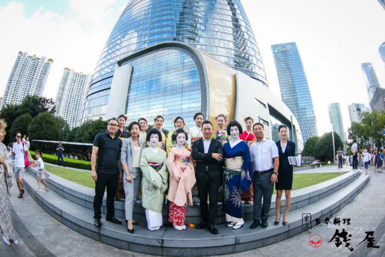 周家豪：进击世界主流社会的顶级餐桌(图2)