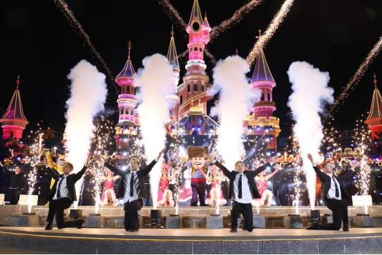 品牌焕新助力活动创新 方特主题乐园打造精彩暑期(图1)