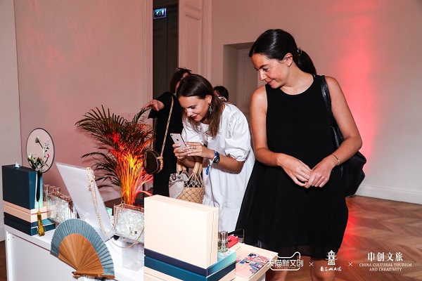 天猫新文创带中国皇家园林出海,文创消费掀全球化热潮(图3) 天猫新文创带中国皇家园林出海,文创消费掀全球化热潮(图3)