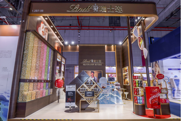 瑞士莲首赴“进博之约” 瑞士巧克力大师诠释融情奥秘(图4)