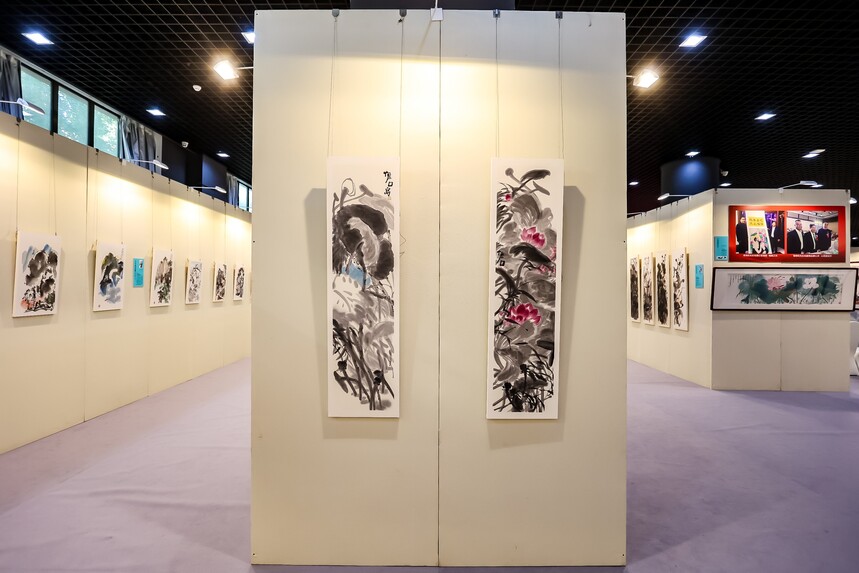 武鹏、程炯陶庆祝新中国75华诞书画展在京开幕(图13)