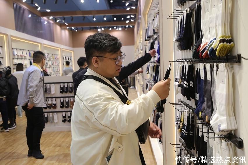 年生产能力35亿双！辽源“袜业金名片”越擦越亮(图3)